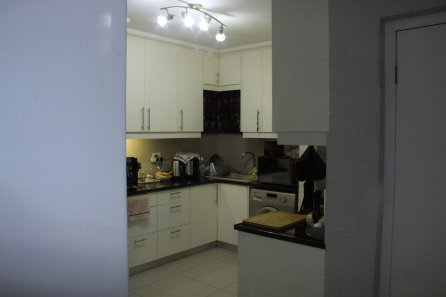 To Let 1 Bedroom Property for Rent in Heldervue Western Cape
